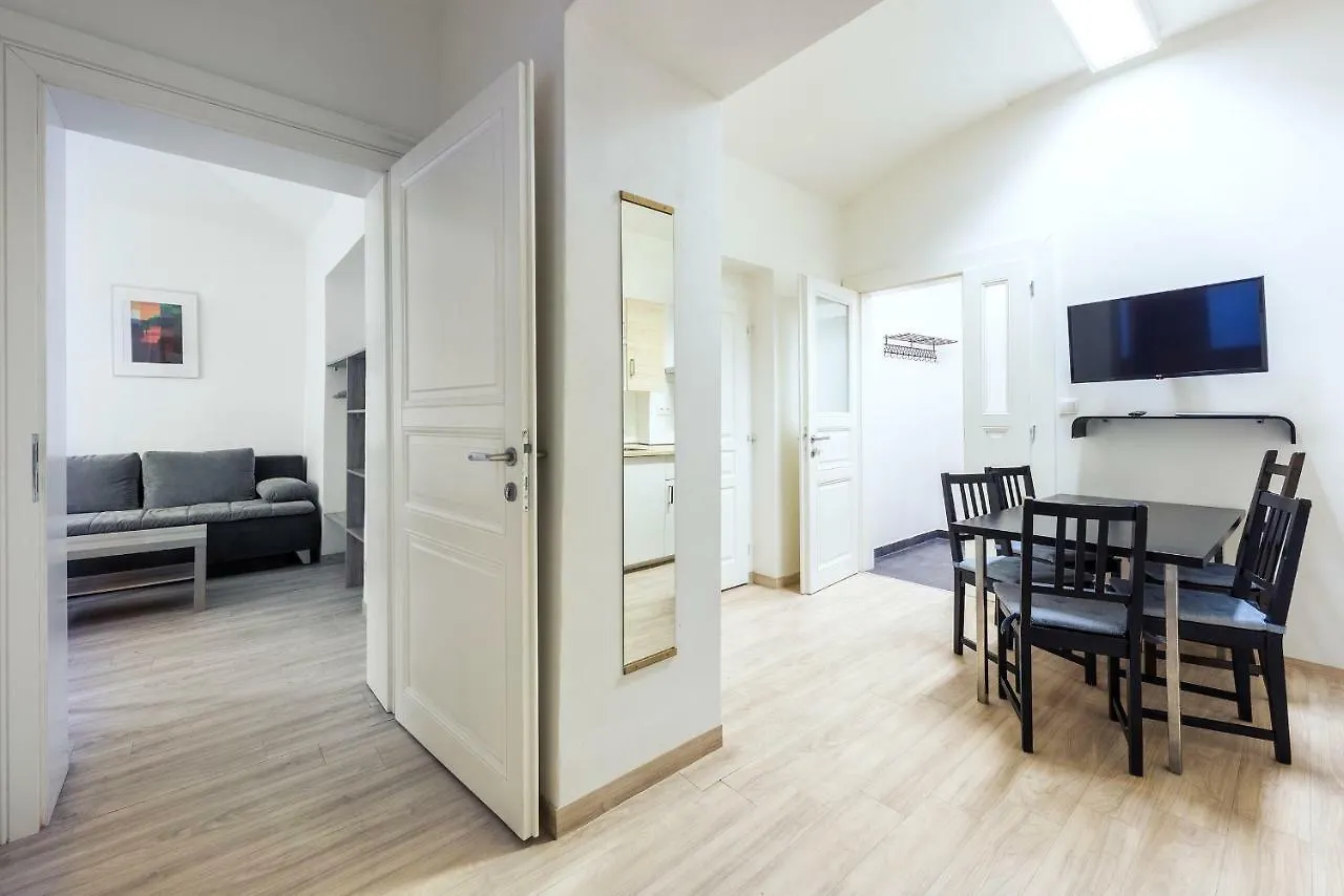 Family Apartments Praha 6 Прага