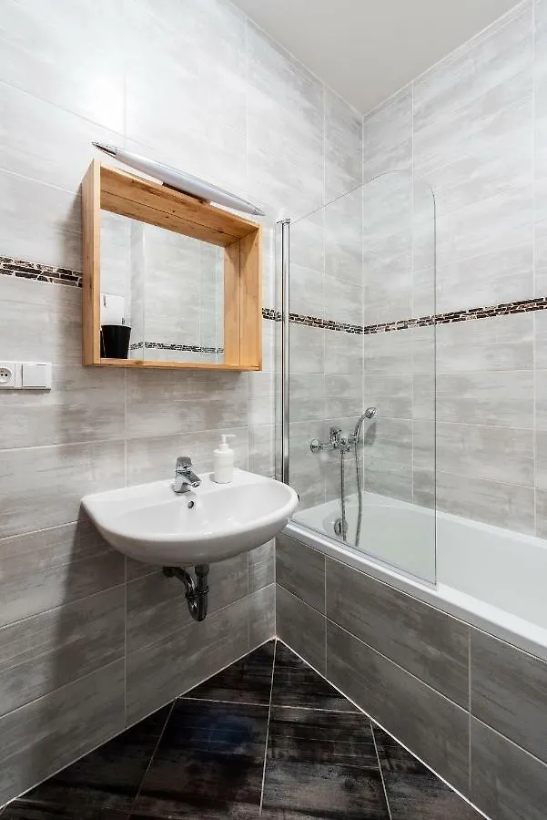 Family Apartments Praha 6 Чехия